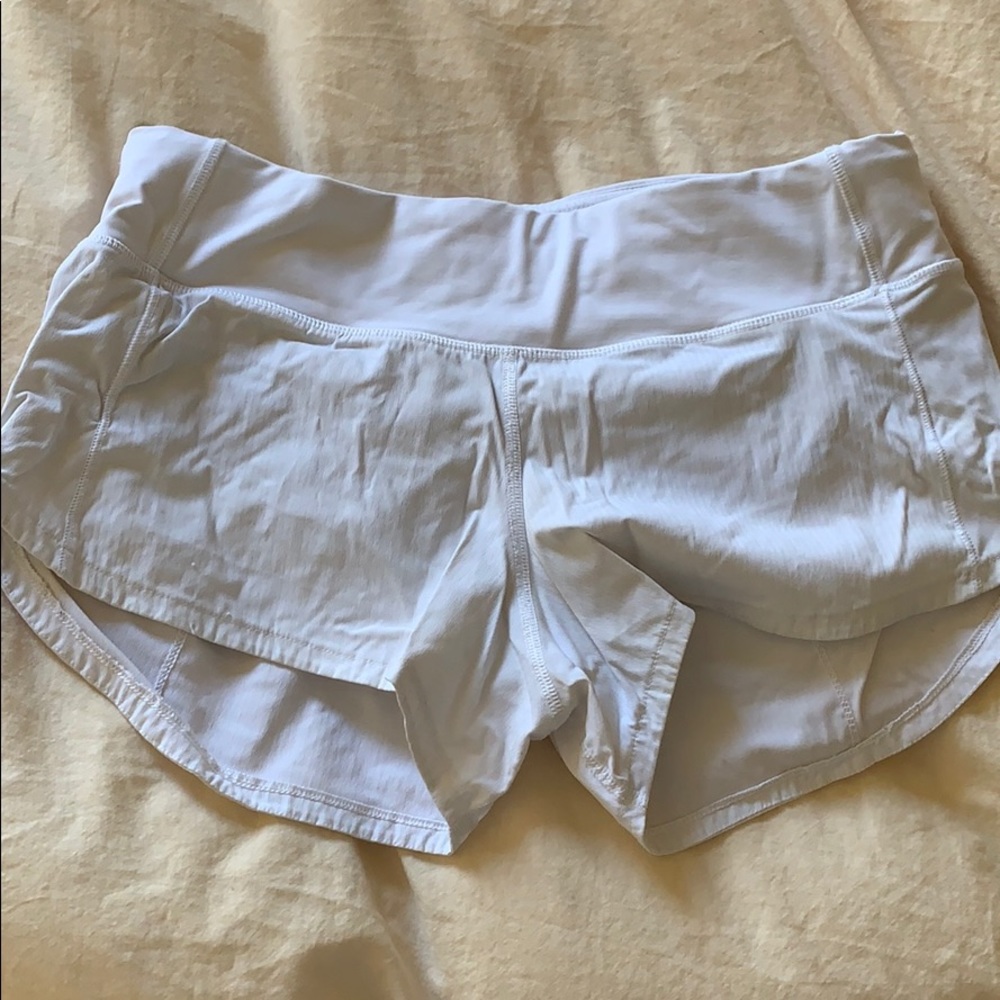 Iululemon speed up short 2.5” white